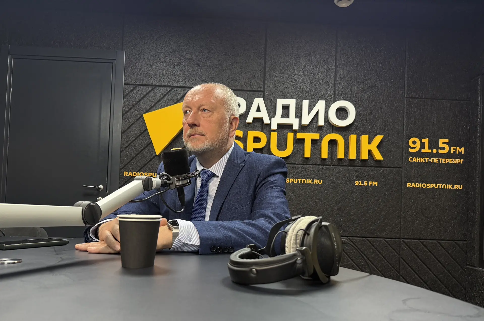 Слушайте и смотрите видеотрансляцию эфира радио Sputnik с генеральным директором Музея ...