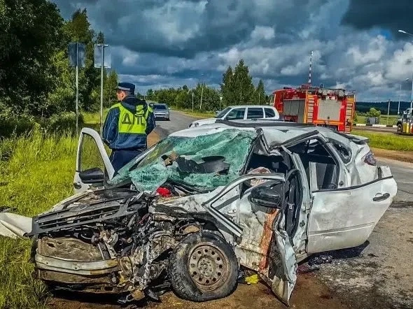 Смертельная авария около Духовщины: погибли два человека. По предварительным данным, вчера, 17 июня,
