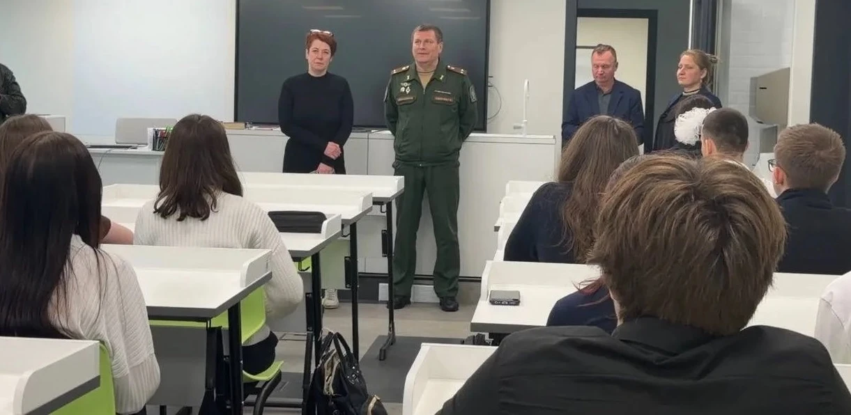 📄 Сотрудники военных следственных органов СК России продолжают знакомить подрастающее ...