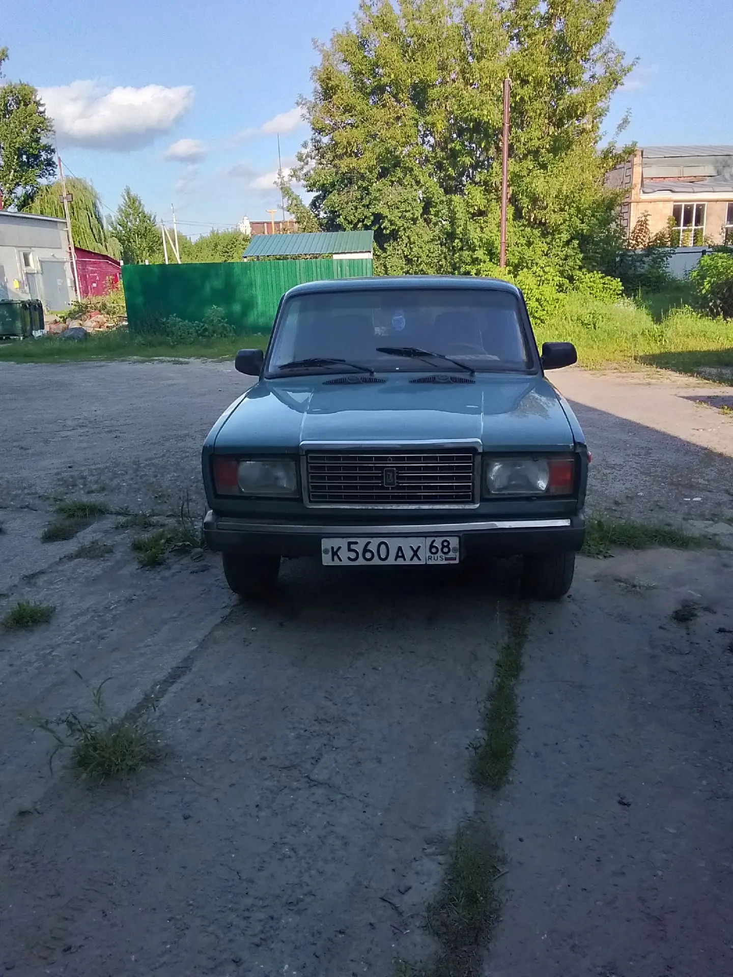 Продам ВАЗ 2107 2005 года выпуска. Техническая часть на пять. Присутствуют жучки-паучки...