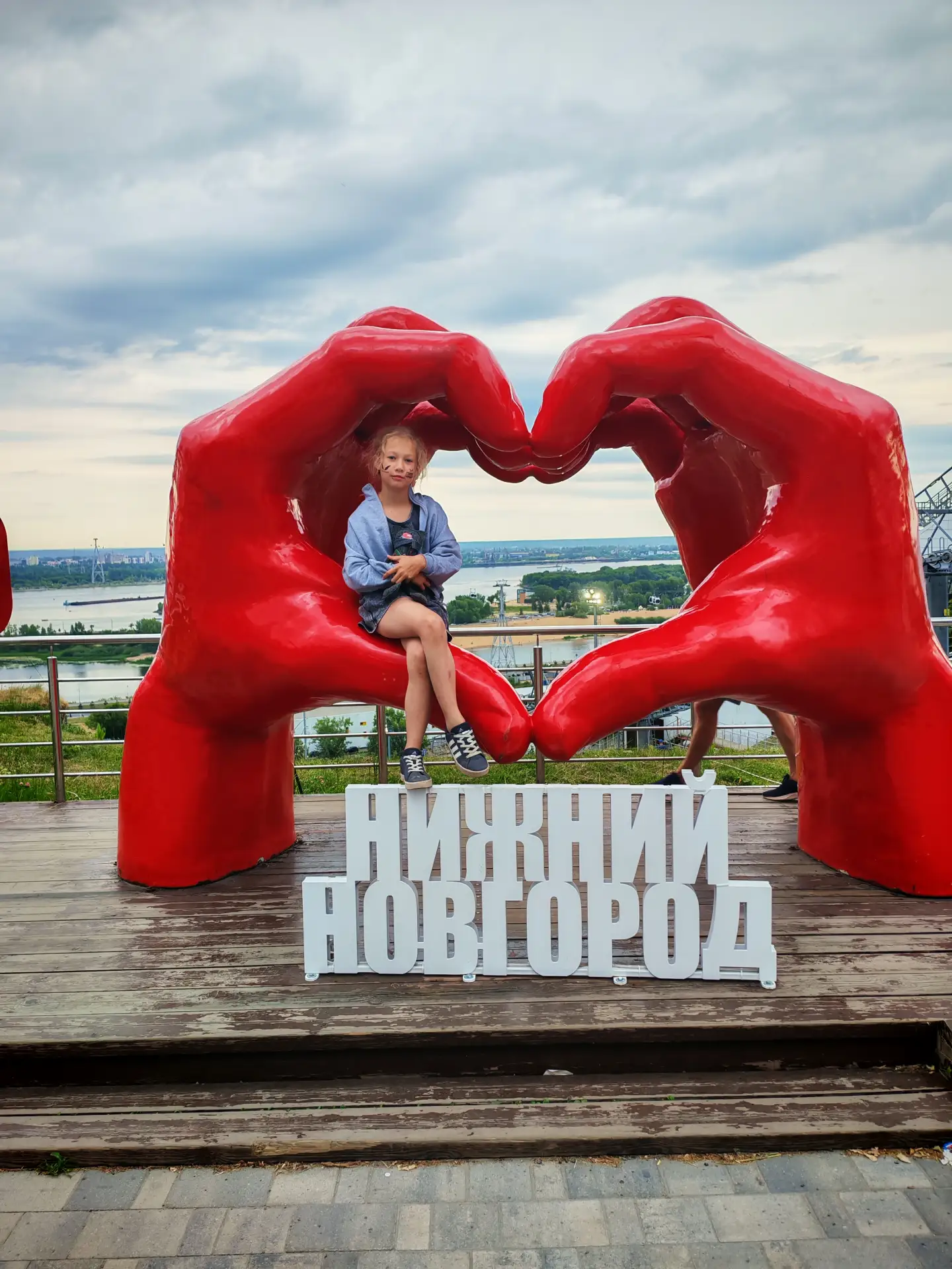 🥳Россия глазами наших учеников

🌎Лето — это маленькая жизнь. Ученица 4-В класса Таисия проводит ег