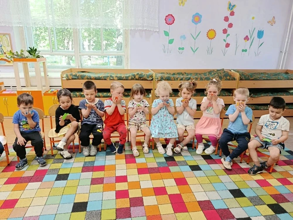 🌸 На занятии кружка "Веселый язычок" наши младшие ребята отправились в удивительное пу...