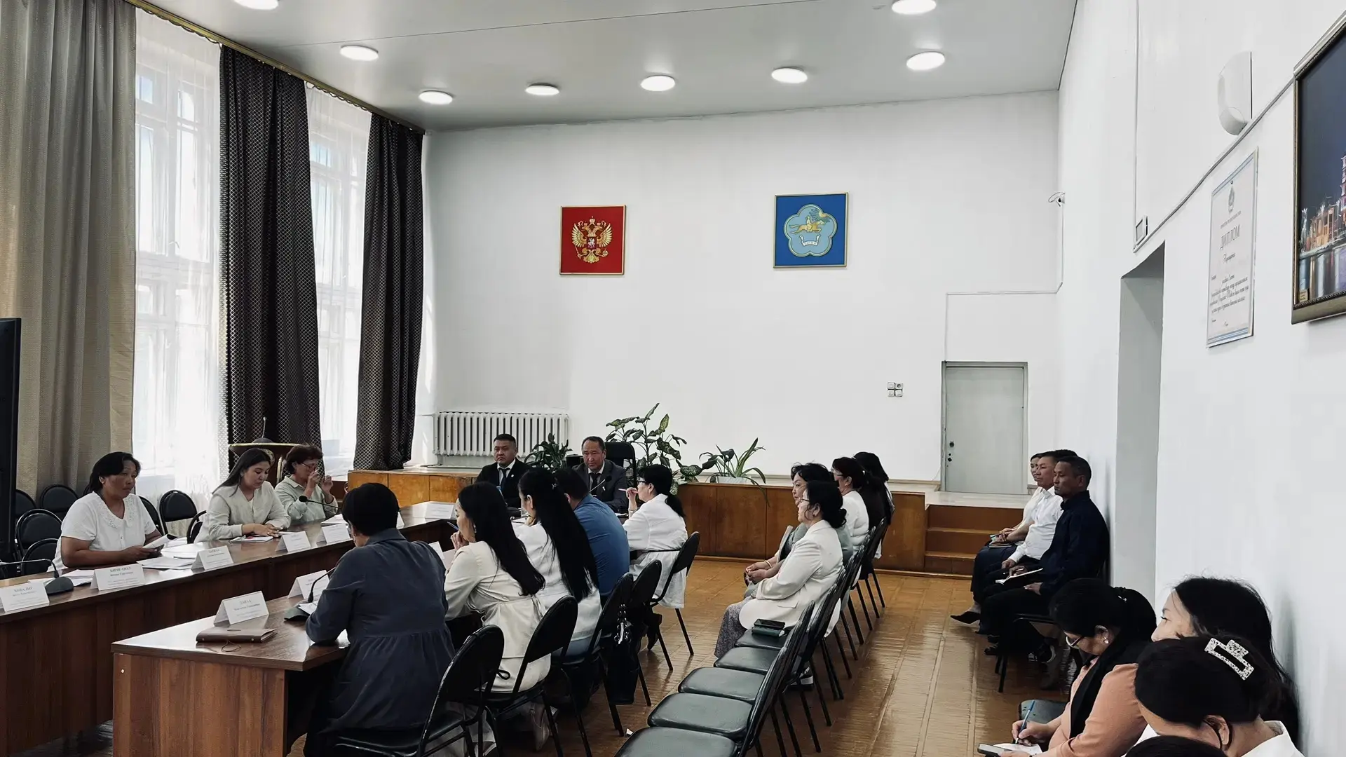 🗓 Итоги аппаратного совещания администрации Улуг-Хемского кожууна

✍️15 июня, в зале заседаний адми