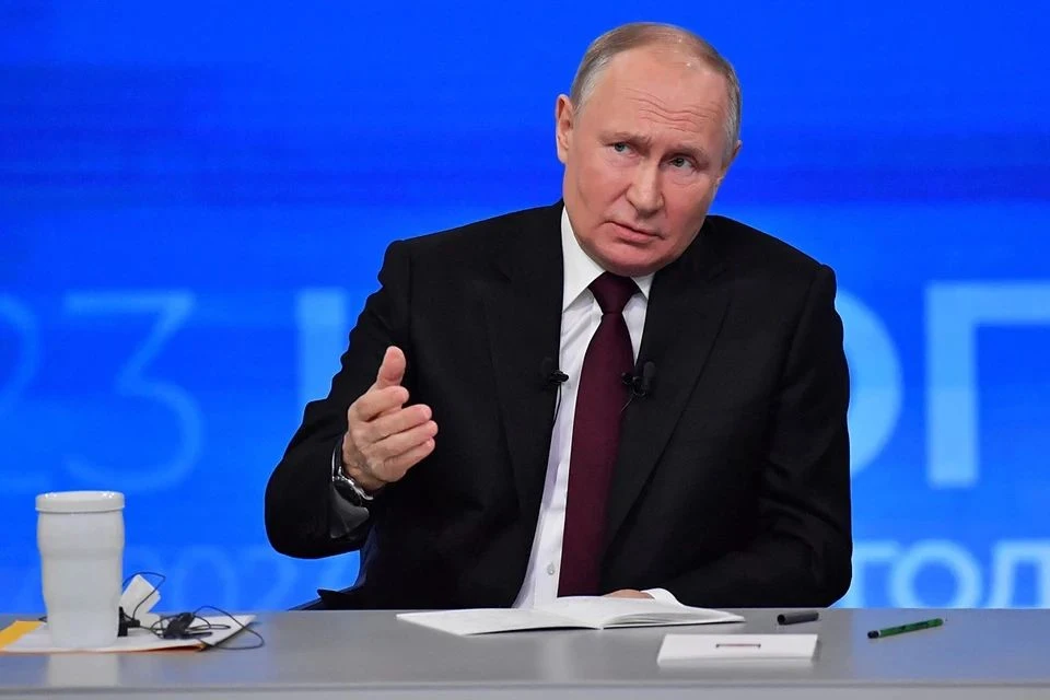 Путин сегодня в 18:00 обратится к россиянам по случаю предстоящих выборов в Госдуму, со...
