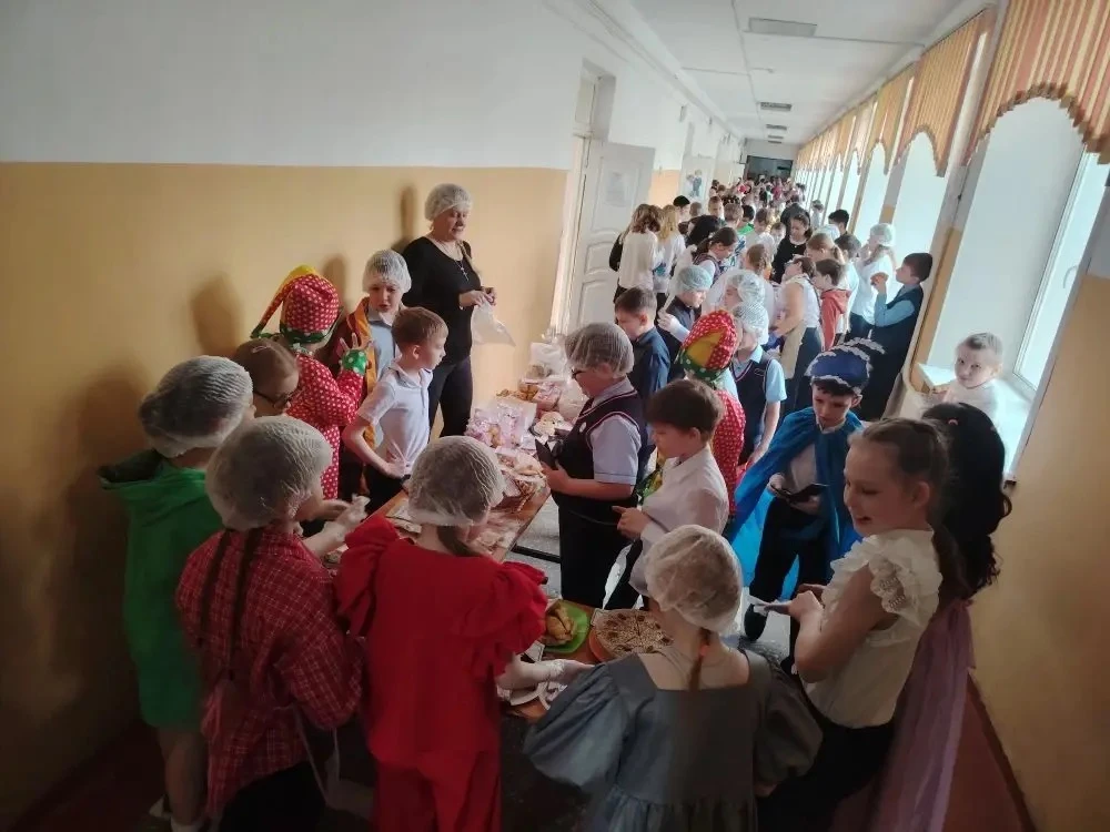 Сегодня в начальной школе прошла Благотворительная Пасхальная ярмарка 🐣🎀  Спасибо каждому, кто откли