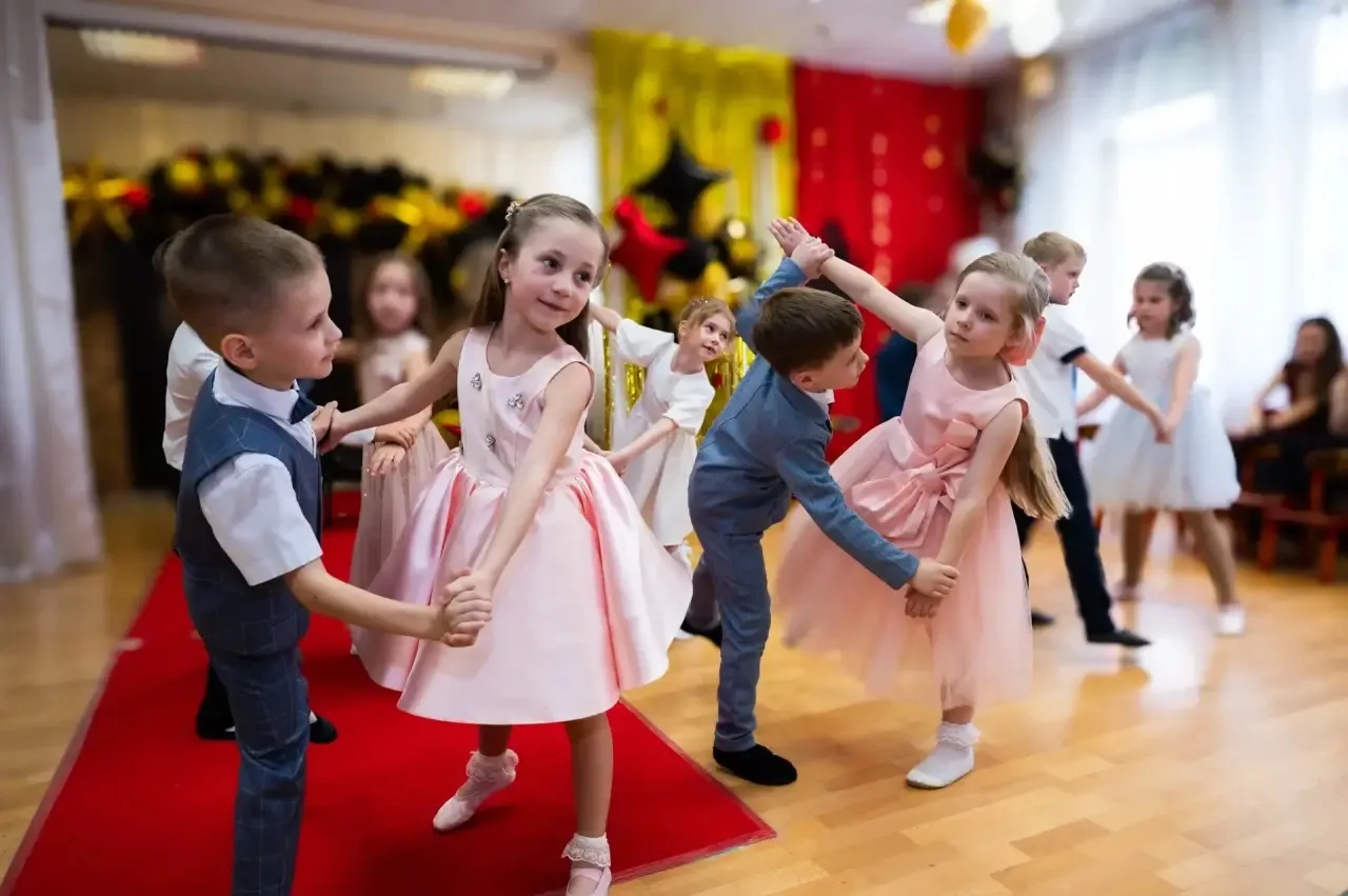 Камера! Мотор! Выпуск!  ✨ В дошкольных группах на Болотниковской состоялись долгожданные выпускные д