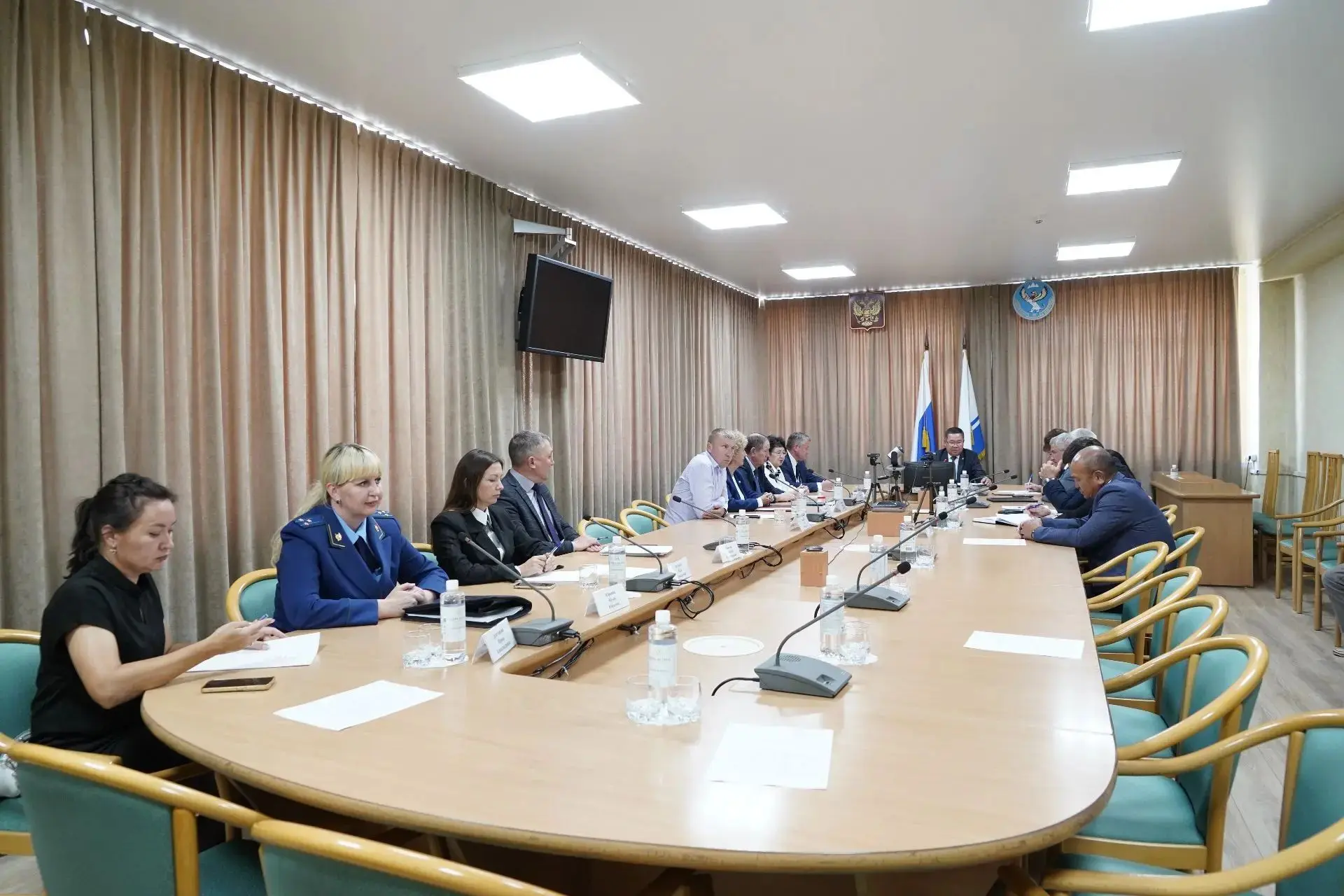 Приняла участие в заседании Президиума парламента, где был утвержден порядок рассмотрен...