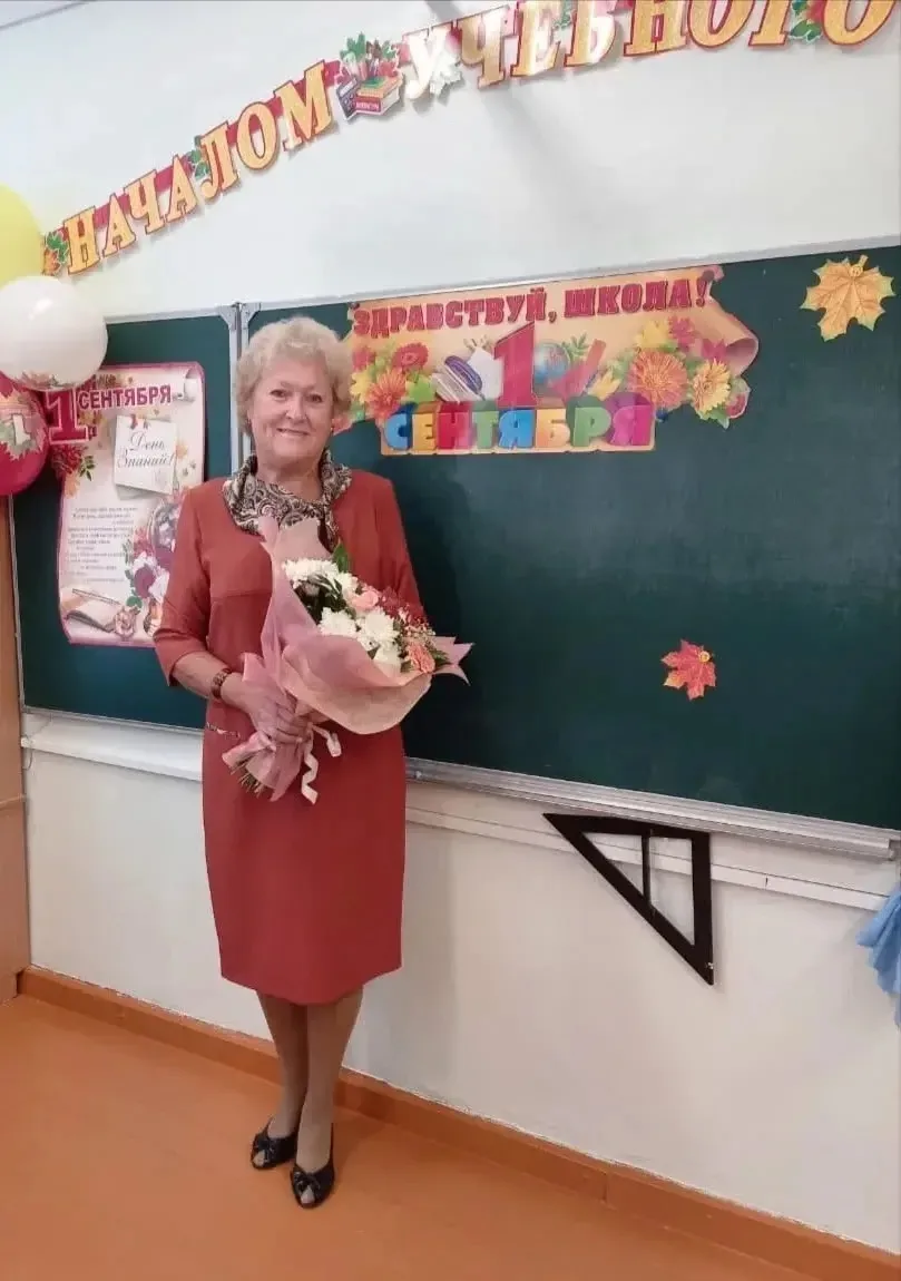 💐В Большеколпанской школе работают педагоги, любящие свою профессию, преданные делу об...