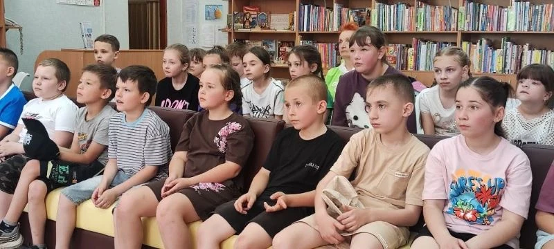 Добрый мир любимых книг

С видеоролика «Книжкин дом» началось первое знакомство с нашей библиотекой 