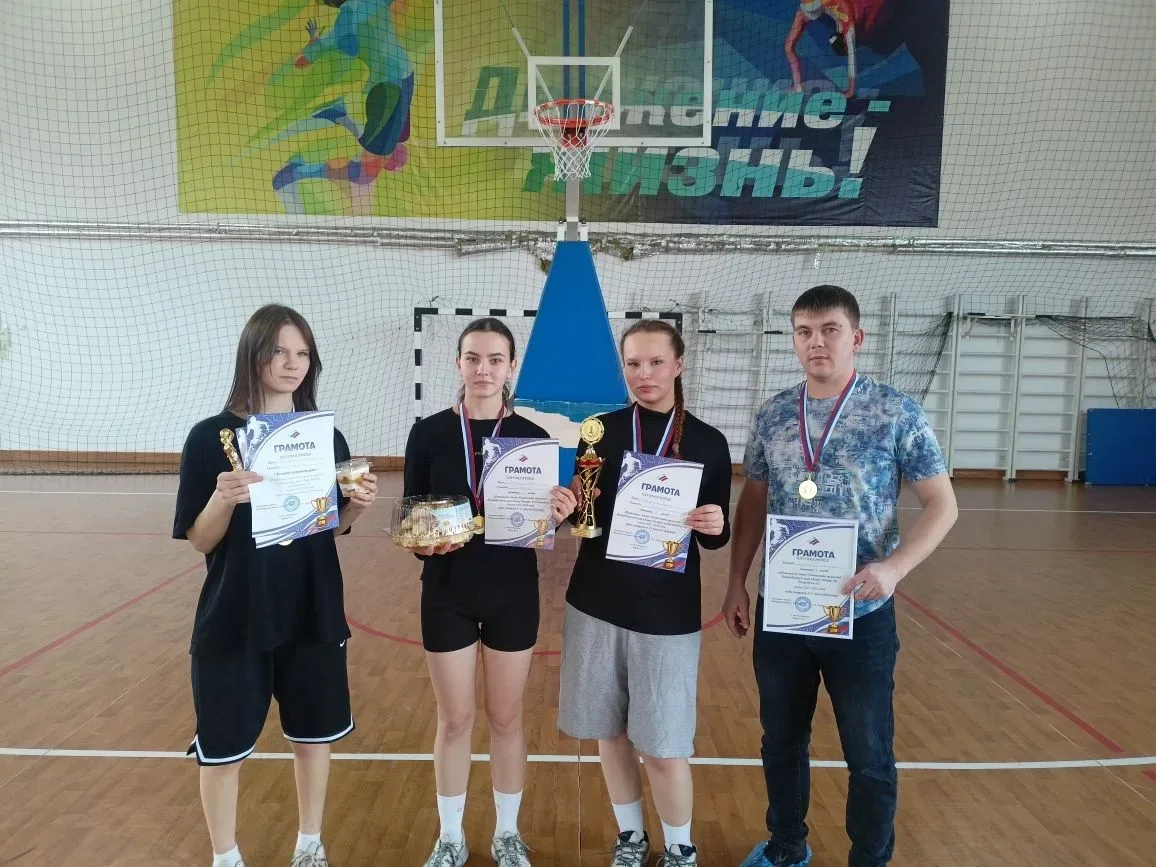Победа районных соревнованиях по баскетболу 3×3: команда девушек завоевала 1 место