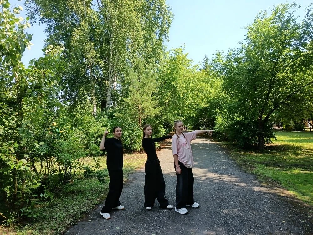 ☀️🌈🦋 Необычное приключение в нашем лагере: куда пропали вожатые?

Сегодня в нашем лагере произошёл
