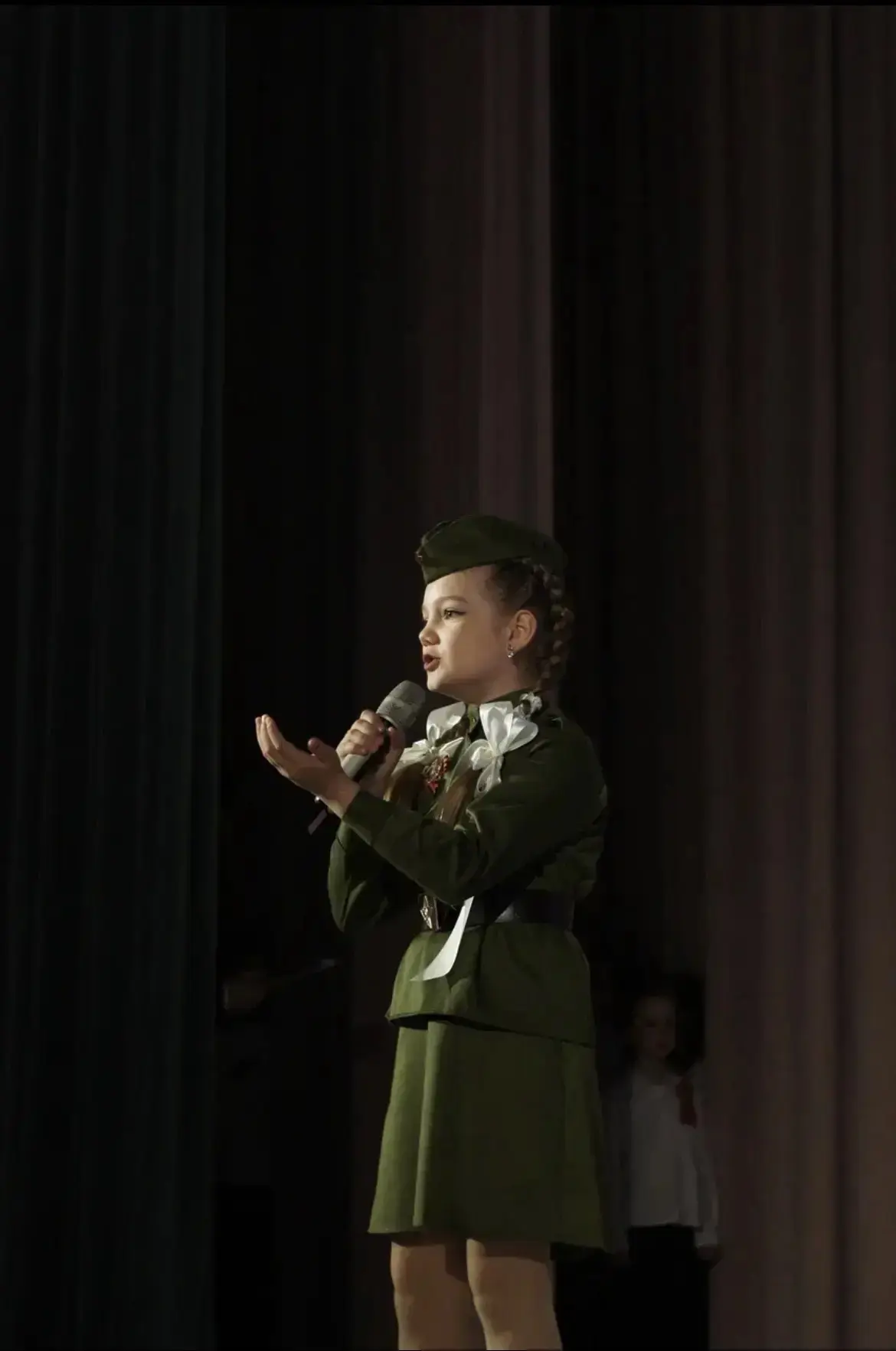 🎶 В сердце каждого из нас звучит Победа! 🕊️  В нашей школе прошел праздничный концерт, посвященный в