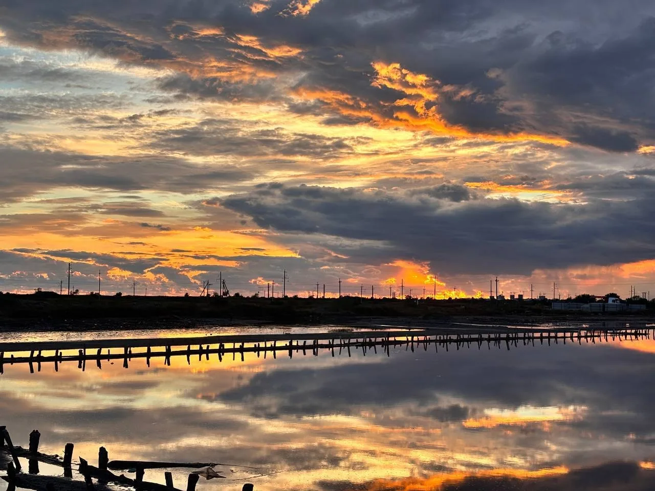 Соленое озеро на закате в Евпатории ⛅️ 🌅