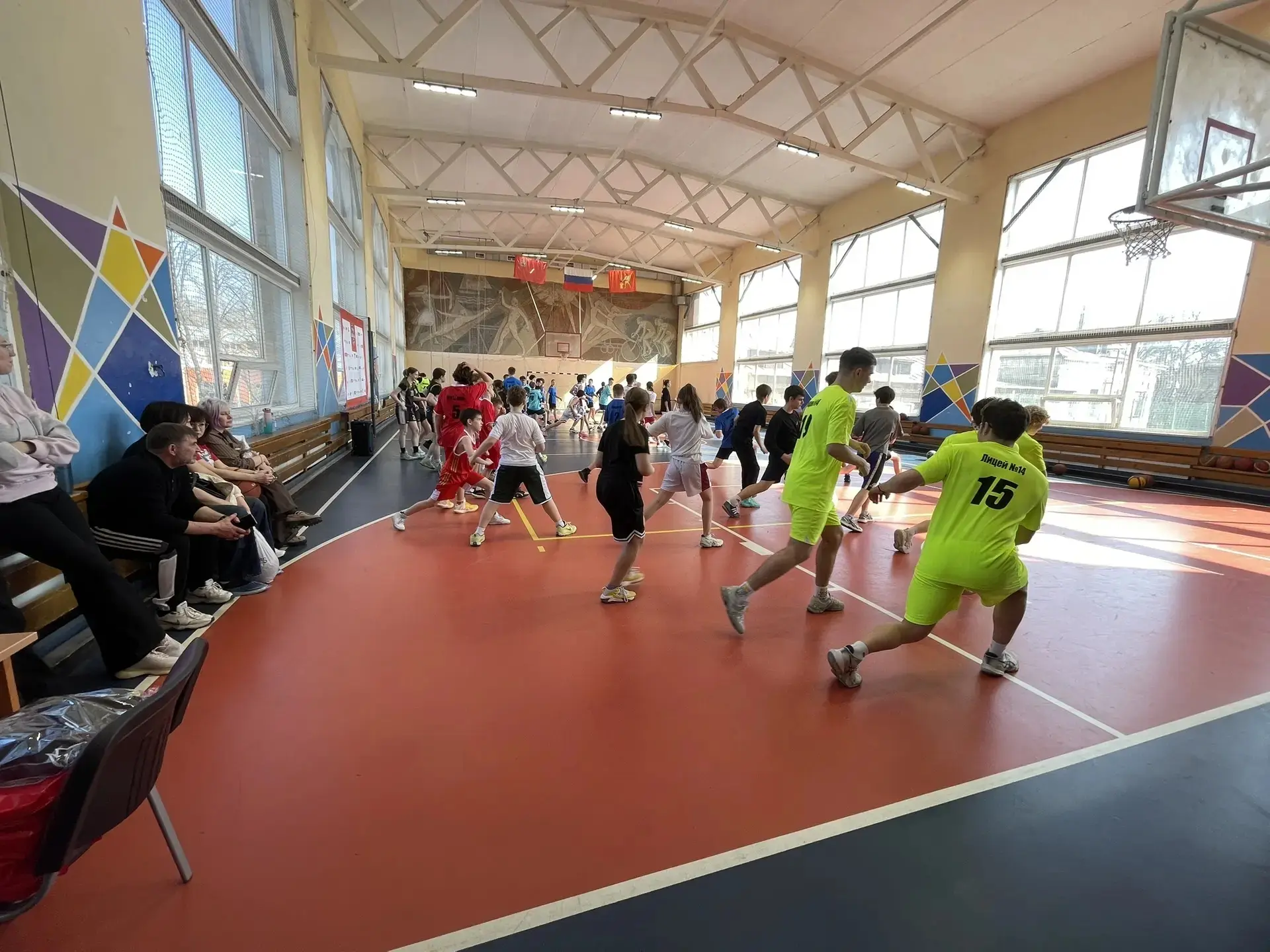 🏀 ВДОХНОВЕНИЕ НА ПАРКЕТЕ: НАШИ ЛИЦЕИСТЫ ВСТРЕТИЛИСЬ С ЧЕМПИОНКОЙ! Сегодня в Электростальской школьно