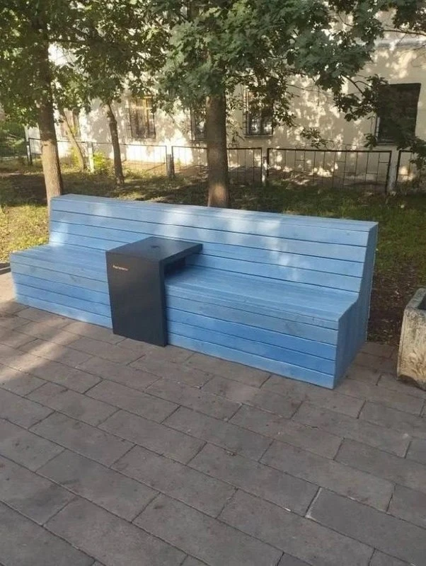 В Кирове в Сквере художников (на пересечении улиц Московской и Никитской) появилась «умная» скамейка