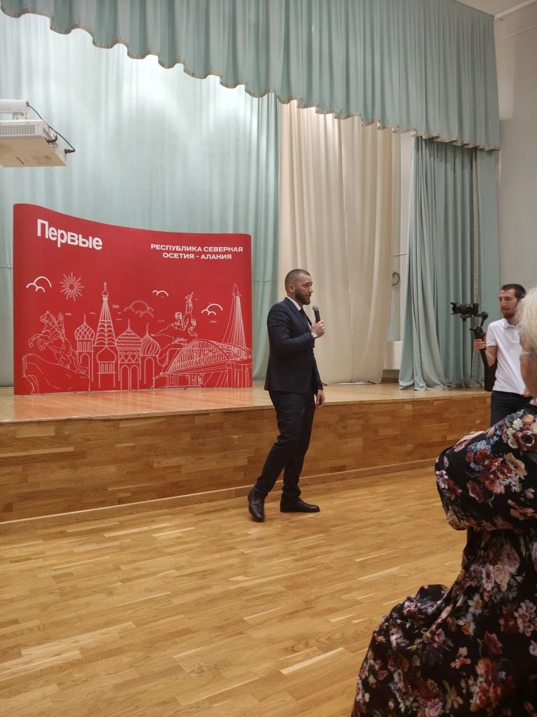 СКГМИ на «Медиапритяжении»: команда «Медиа Пульс» в деле!  Прямо сейчас в школе «Интеллект» проходит