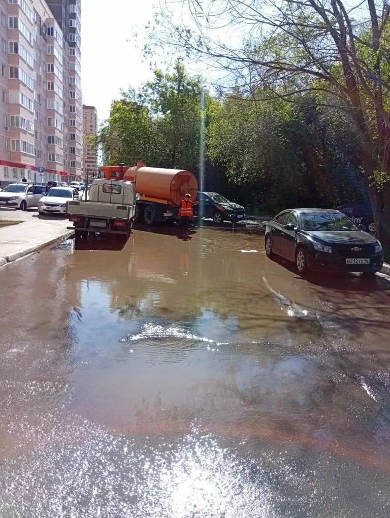Ленинский округ: осушаем

Вчерашняя гроза и интенсивный дождь создали дополнительный фронт работ для