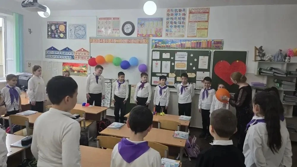 В рамках традиционной весенней недели психологии в 3 "а" классе прошло занятие "Волшебн...