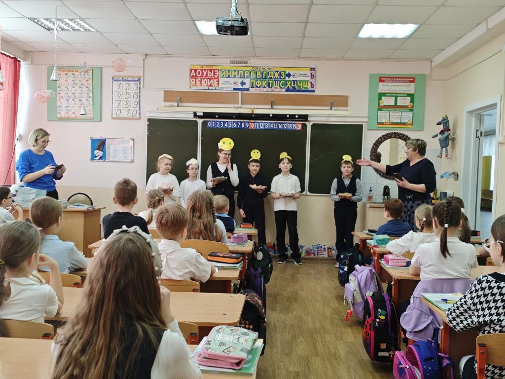 Масленица — восточнославянский традиционный праздник, отмечаемый в течение недели перед Великим пост