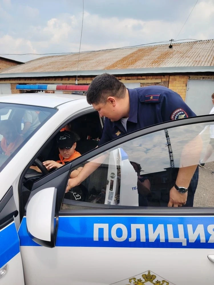 ЭКСКУРСИЯ В ОТДЕЛ ПОЛИЦИИ 

В Межмуниципальном отделе МВД России "Емельяновский" 
17 июня прошла тем