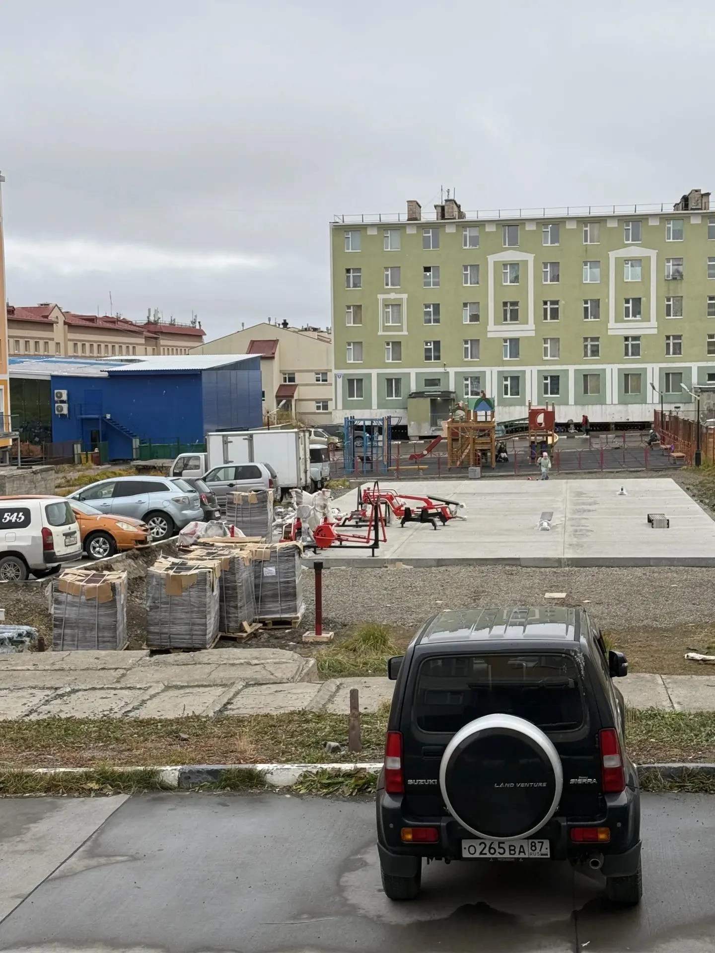 Здравствуйте. Кода будет завершена спортивная площадка возле Золотого Ключика в г. Анад...
