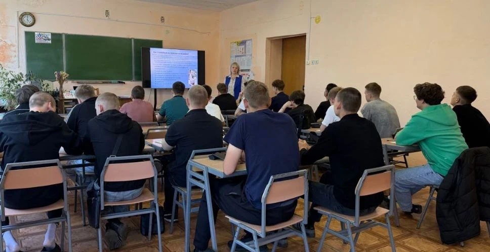 🧠Тренинг «Готовимся к экзаменам»

Сессия уже близко, а вместе с ней — волнение и вопросы. Чтобы пом