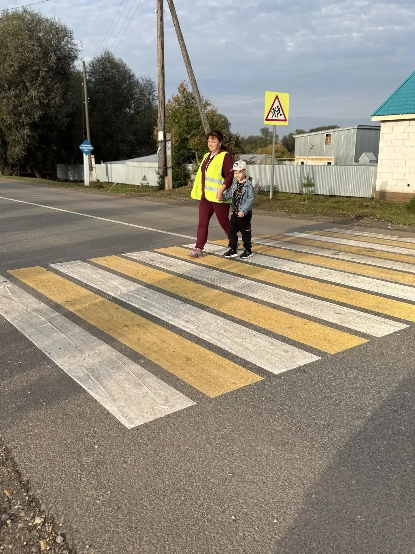 🚦 Родительский патруль на переходе!