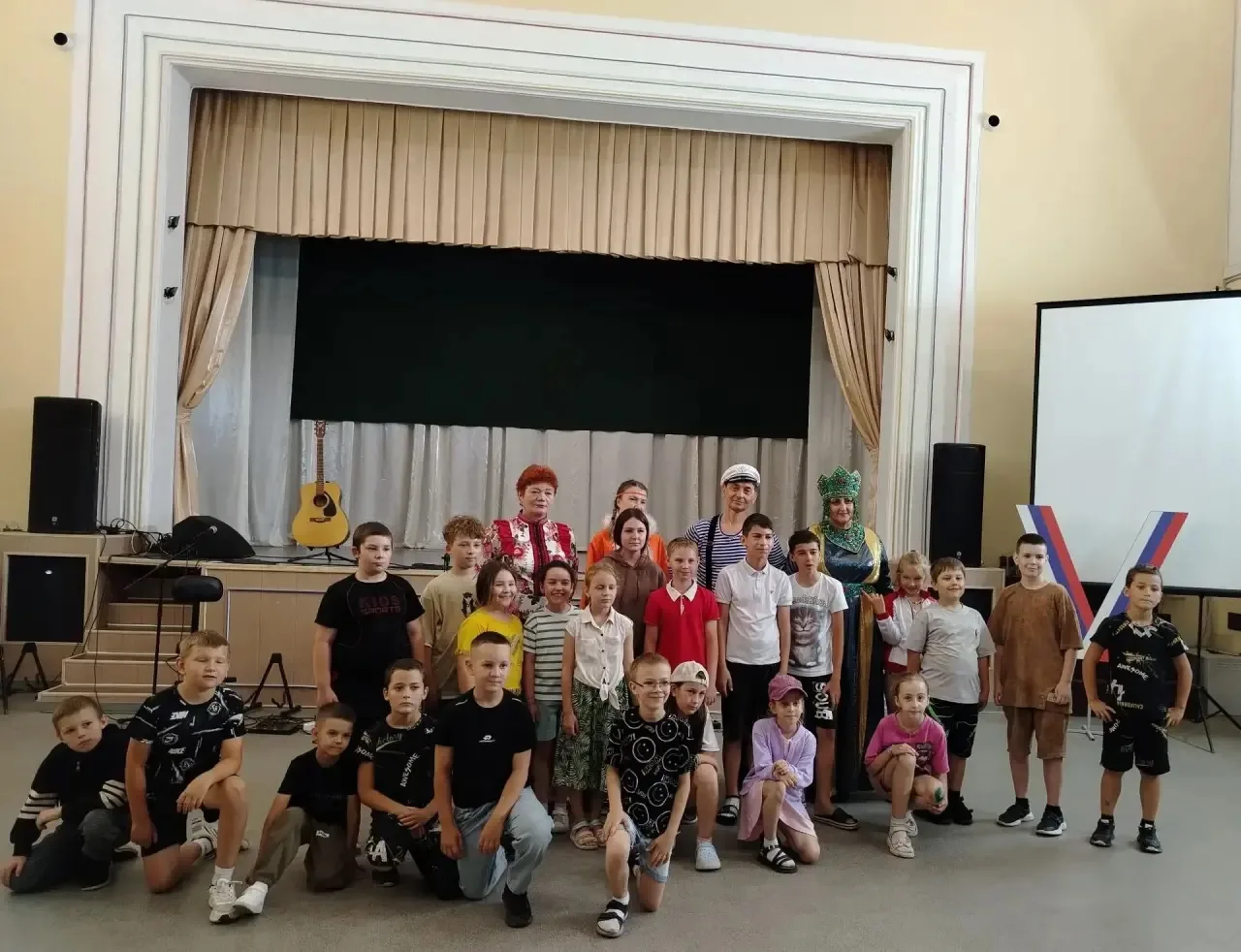🌞🌸 🌞  10 день в пришкольном лагере "Казачок" начался с традиционной утренней зарядки🙆  и полезно
