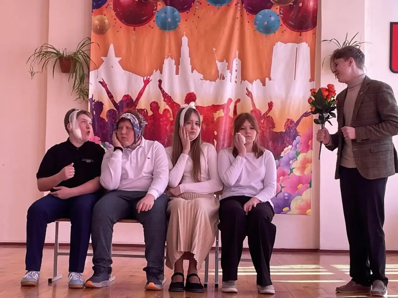 🎉 Поздравляем школьный театр «Коломбина» и руководителя Ольгу Анатольевну Быковцеву с ...