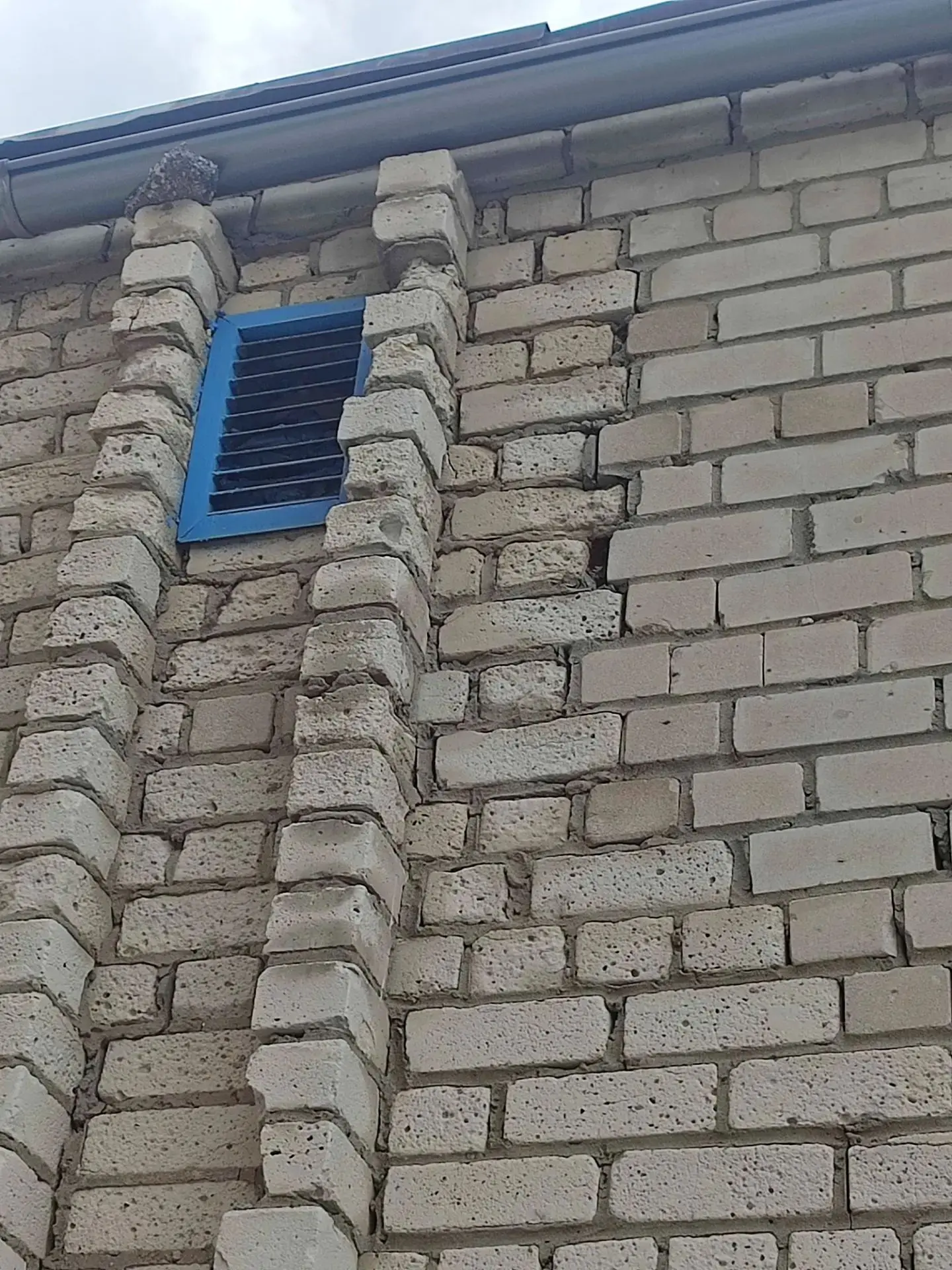 #нампишут

Состояние УКРЫТИЯ ( гаража/паркинга) в железнодорожном районе. 

ГСК 156. Аксакова 19а п2