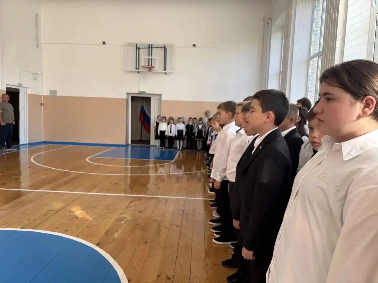 7 сентября в МКОУ «СОШ № 1» поселка Медногорский состоялась торжественная линейка. Имен...