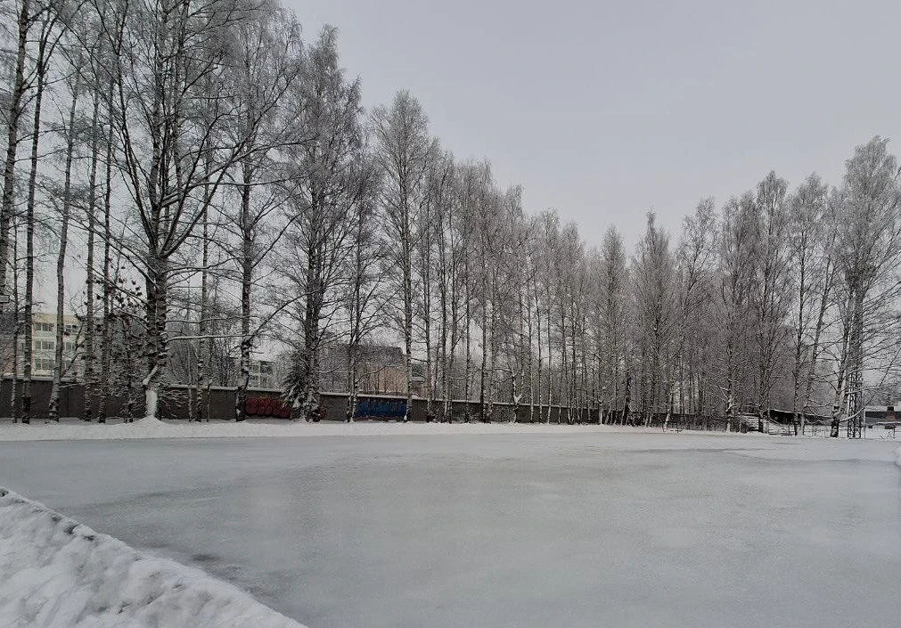 ⛸️В Нововятском районе начинают свою работу сразу два катка, на территории стадиона "Россия" и в пар