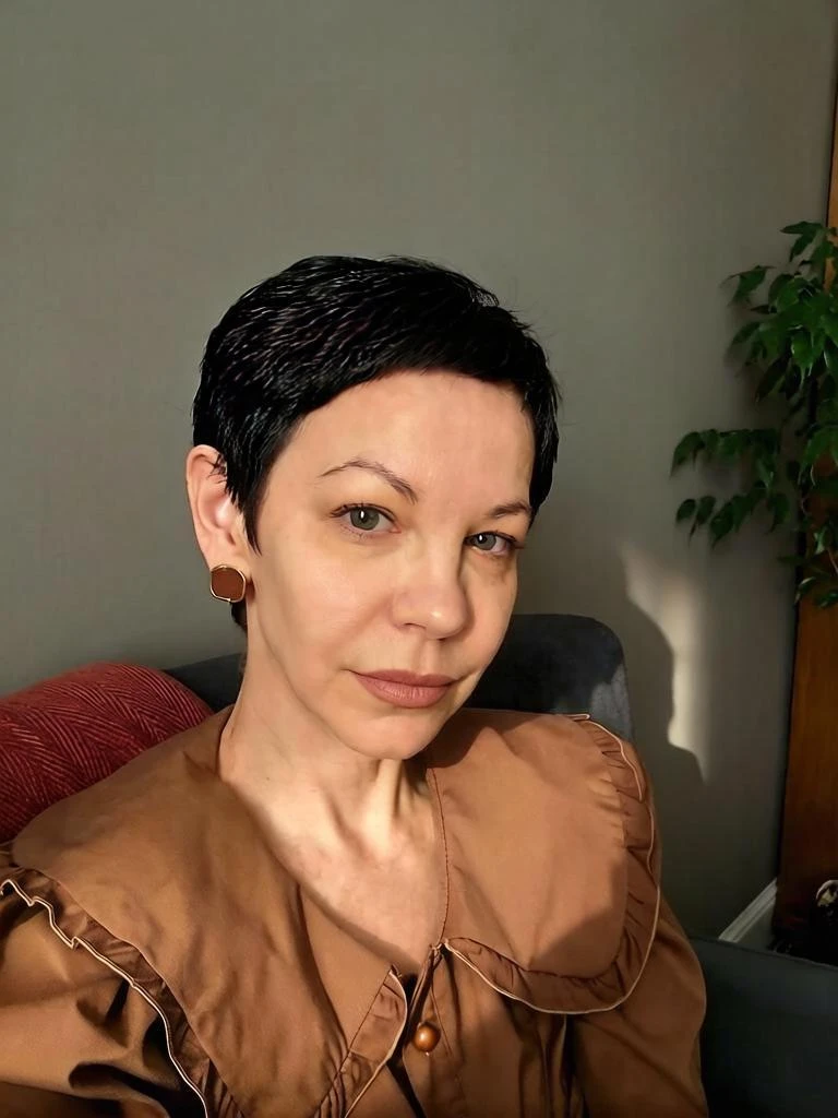 «Хрен редьки не слаще», —
сказала мне недавно клиентка, когда мы добрались до истинной эмоции, сняв 