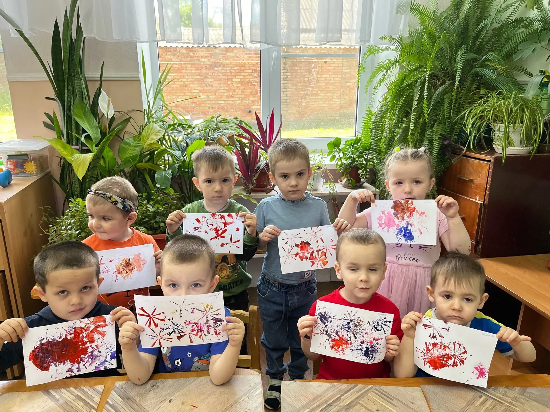 Кружок «Волшебная кисточка». Тема занятия: «Весенние цветы».