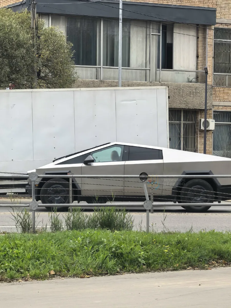 Очередная Tesla Cybertruck замечена в Щёлково 🚗