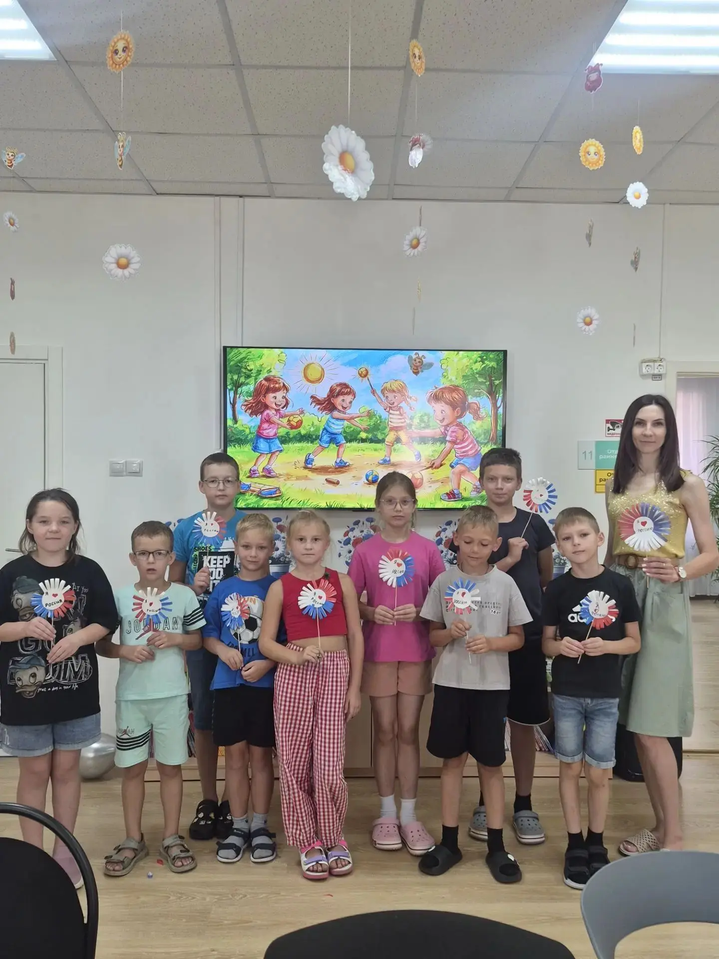 🇷🇺В Донском семейном МФЦ прошло мероприятие, посвящённое Дню Государственного флага Р...