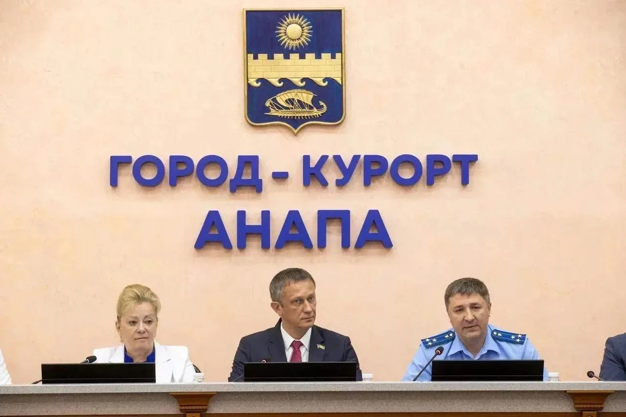 Два замглавы Анапы избавились от приставки и.о.

На состоявшейся сегодня очередной сессии городского