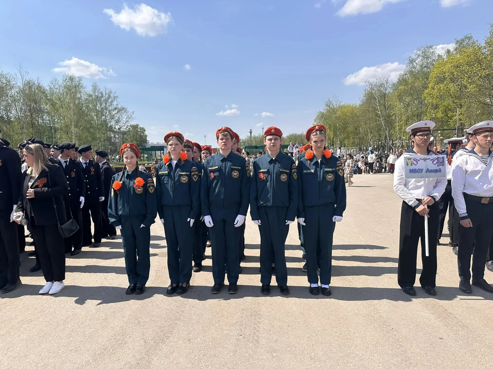 🪖 Парад юнармейцев — гордость нашего города!