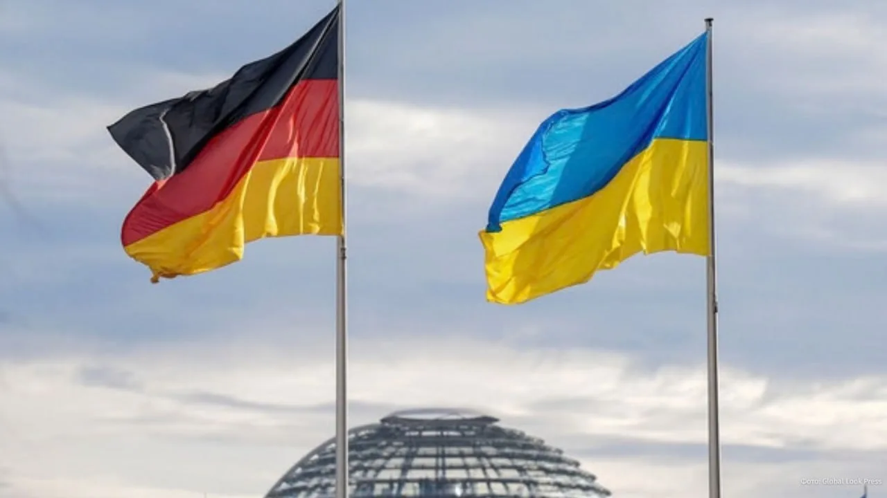 Из €100 млрд заявленной Германией помощи Украине до Киева дошло лишь €42 млрд. Об этом ...