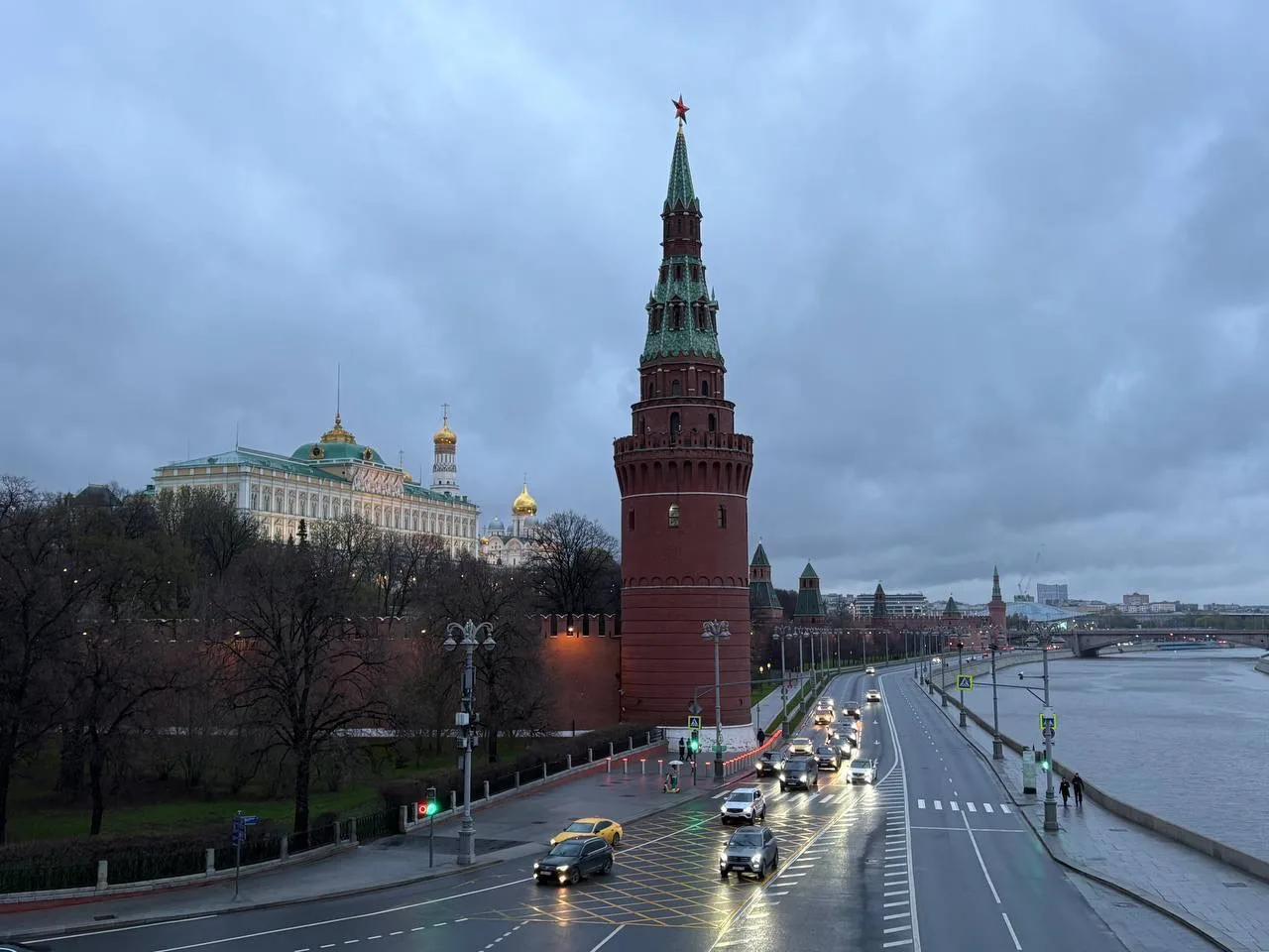 Завершение весенней поездки на Абрамцевскую олимпиаду учащихся художественной школы завершилась прог