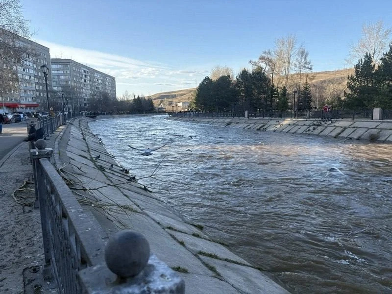 Вода в Каче заметно поднялась.