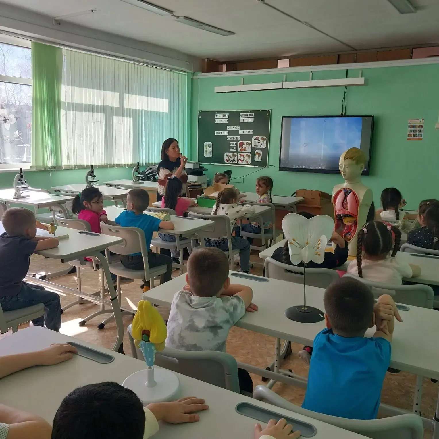 🏫 В ГОСТЯХ У ПЕРВОЙ ШКОЛЫ  Преемственность — это «мостик», который мы строим вместе. Когда детский с