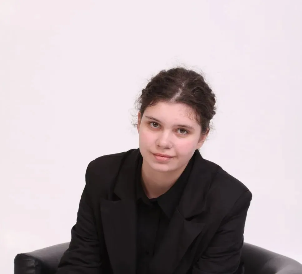 Ученица нашей школы Полуэктова Ева Олеговна.
 Русский язык - 86 баллов.

Дорогая Ева!

От всей души 