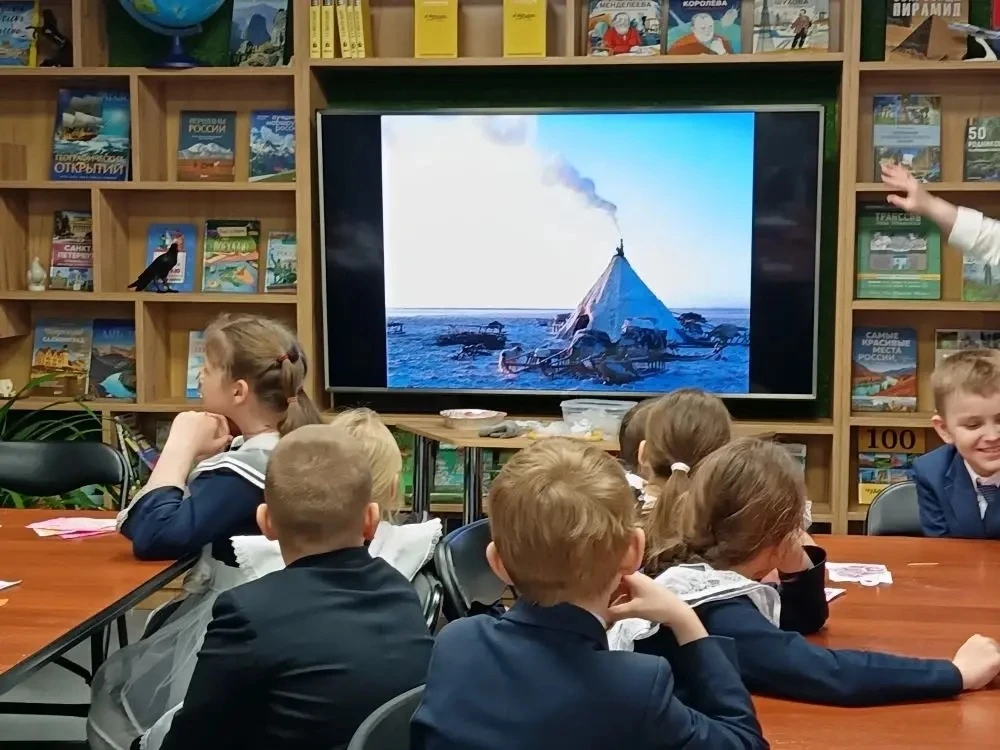 ❄️Библиотека N 7 имени А. Ф. Трешникова открыла свои двери для юных исследователей 2Б класса (1 корп