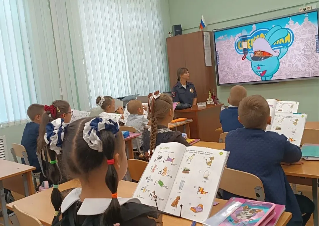 🚦 В ходе акции «Внимание – дети» в нашей школе прошло профилактическое мероприятие для...