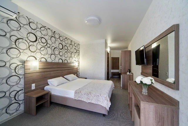 #КРЫМ #ЯЛТА ул. Строителей, 9Ж.  Устали от суеты? Приезжайте в Ялту! У нас вы отдохнёте и наберётесь