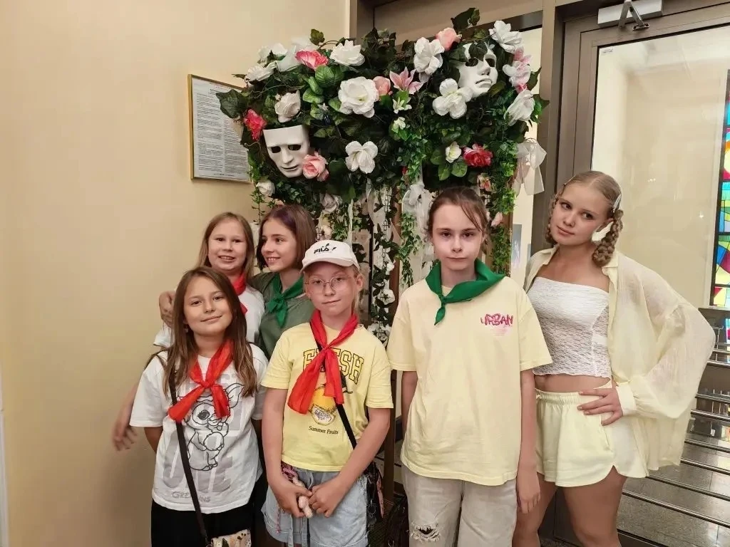 🎭 Всем отрядам - в театр!