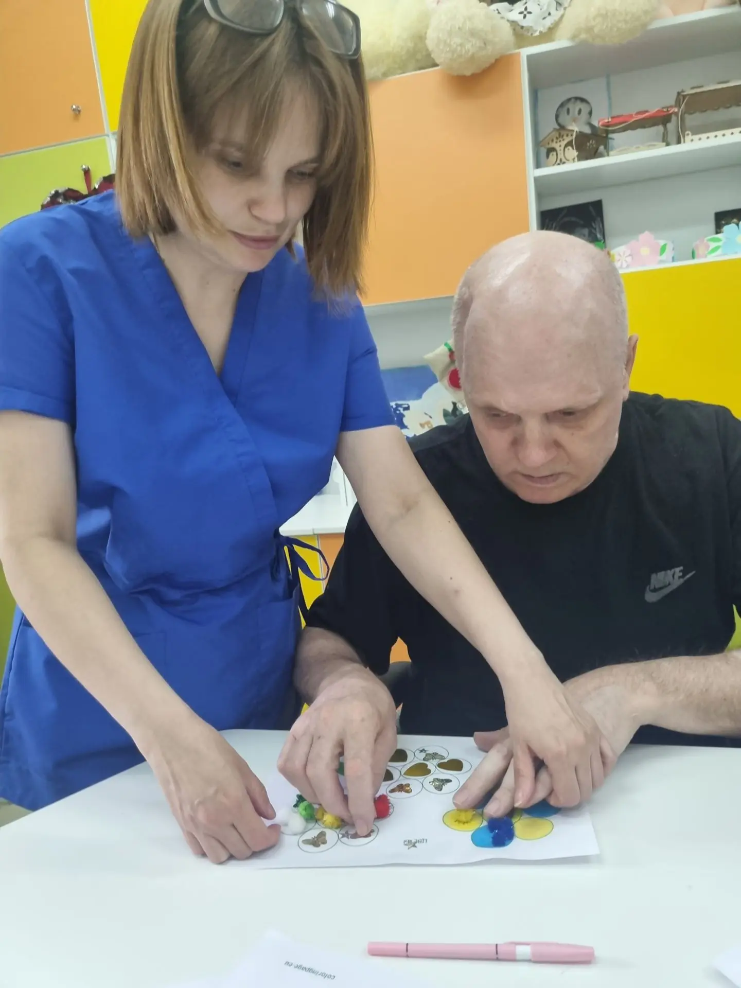 Сегодня у нас прошло занятие с пушистыми помпонами.