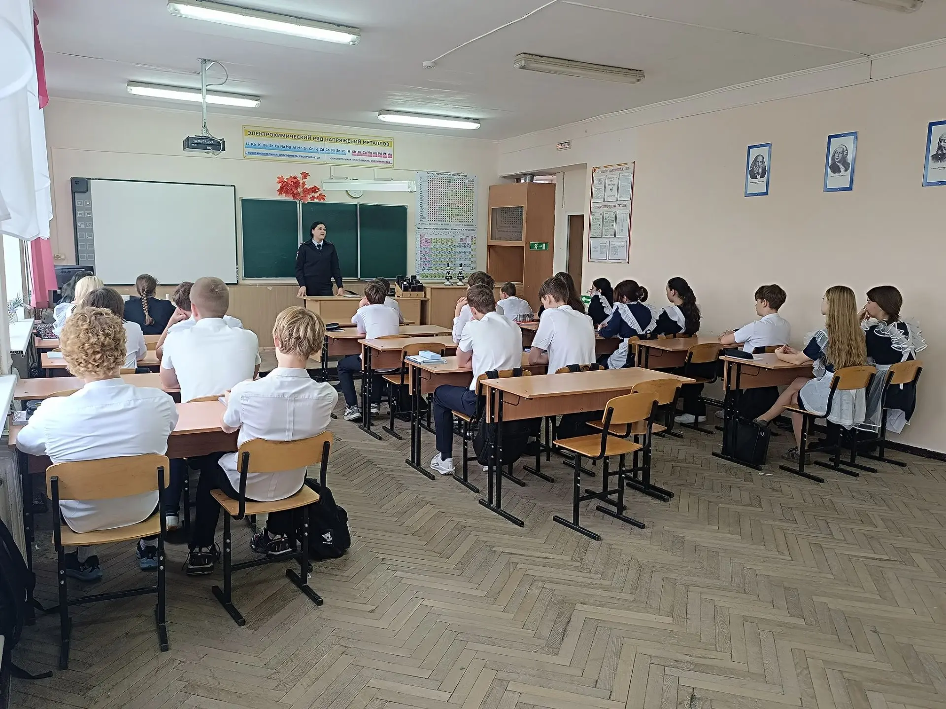 В рамках антинаркотической акции "Сообщи, где торгуют смертью" специалистами центра был...