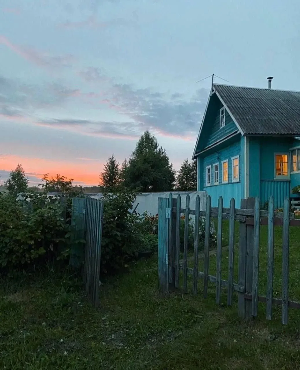 Деревенские сюжеты из глубинки.. 

Хорошего вечера, друзья 🙌

📍Кировская область 
📸 svetloeutro_O